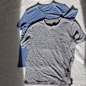 Lucky Brand Gray and Blue Short Sleeve Henley Tees. Sz M